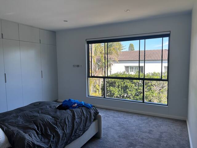 Large modern semi Dover Heights gallery image 3