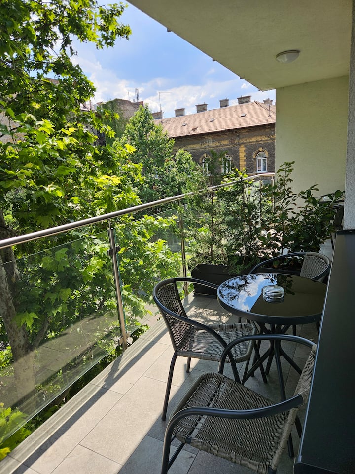 _green Square Apartment_ - Budapest