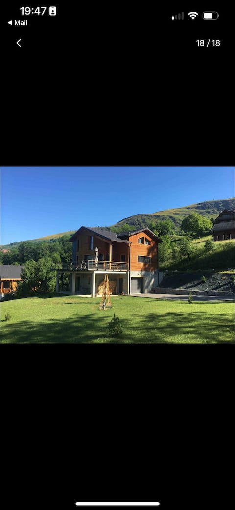 El Xalet Ignaux  6 adults 6 children