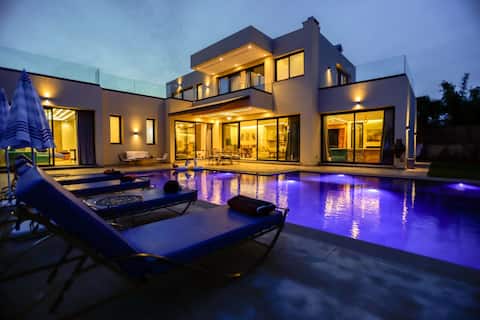 Beautiful private villa 4 suites pool hammam jacuzzi