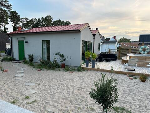 Newly built guesthouse close to the beach