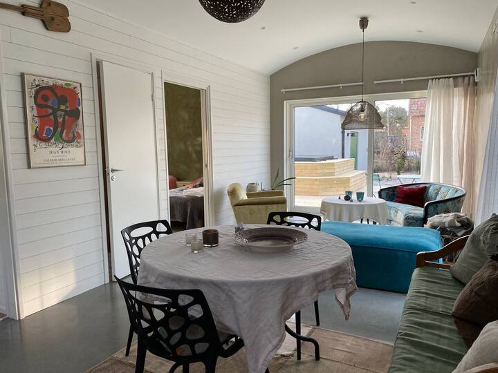 Newly built guesthouse close to the beach