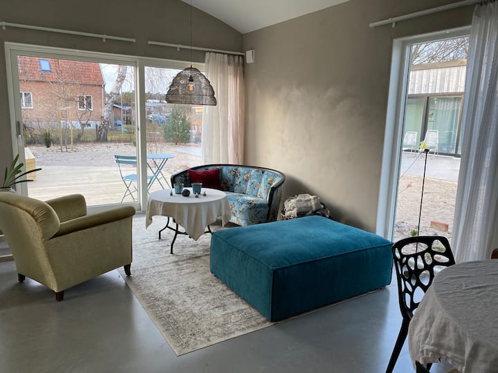 Newly built guesthouse close to the beach