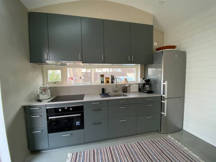 Newly built guesthouse close to the beach