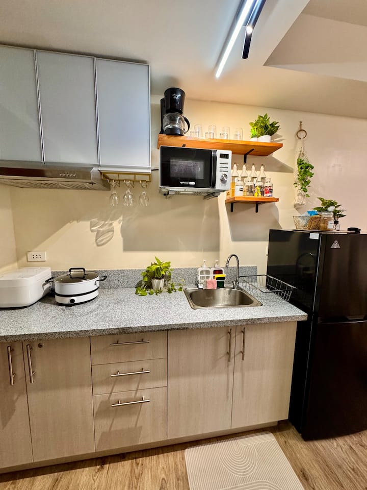 A'more Cosy Stay | Near Nuvali @ Fullerton Suites - Silang