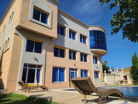 Sea view villa with pool