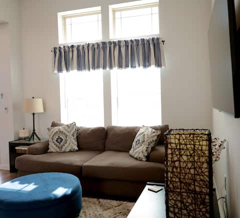 Top performing Airbnb: Southeast Austin Bungalow in Bluff Springs