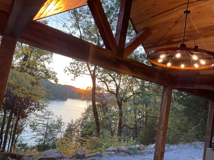 Sunset Lake Cottage at Mammoth Cave