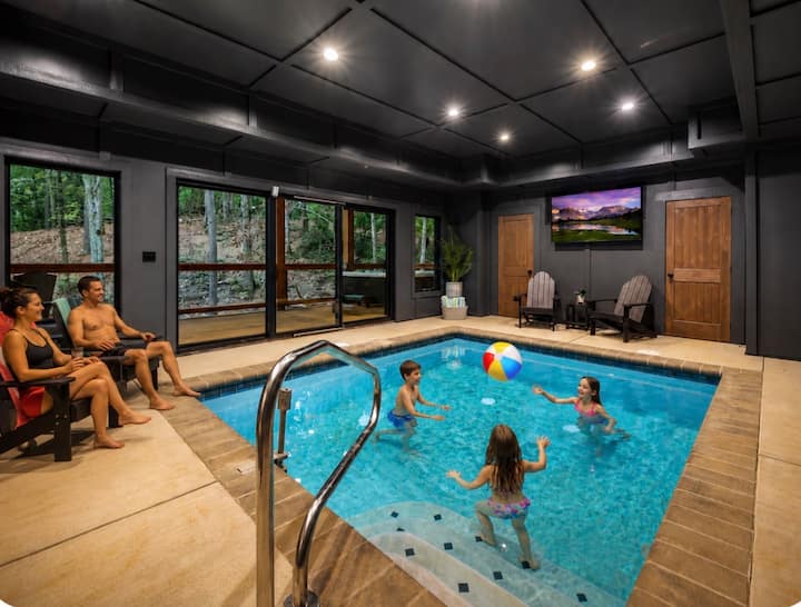 Dollywood 5 miles! Heated Pool, HotTub, Theater photo 3