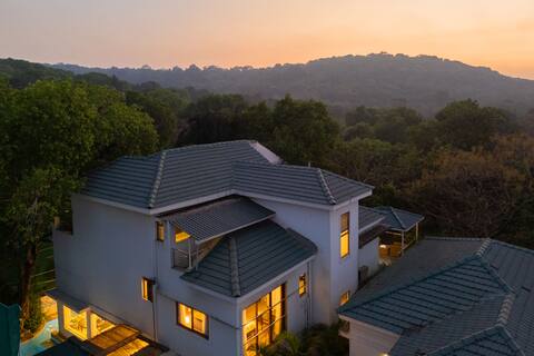 7BHK Villa W/Pvt Pool+Jacuzzi+BBQ@Siolim North Goa