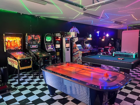 Newer house with its own game room and home spa