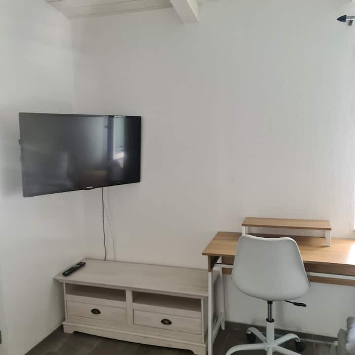 Helle Und Moderne Ferienwohnung Im Allgäu Für 2 P. - Altusried