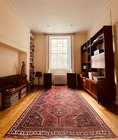 Knightsbridge Townhouse Harrods Hyde Park Sleeps 8 gallery image 2