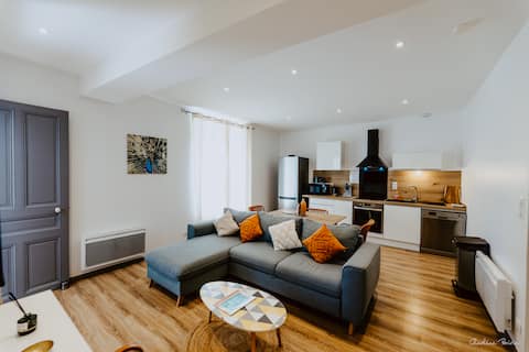 Cozy apartment facing the thermal baths, WIFI-Parking