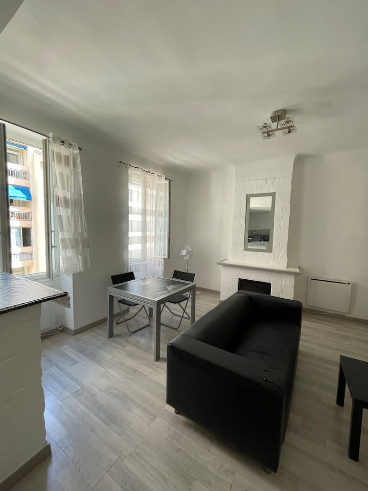 Apartment near Catalan beach Apartments for Rent in Marseille