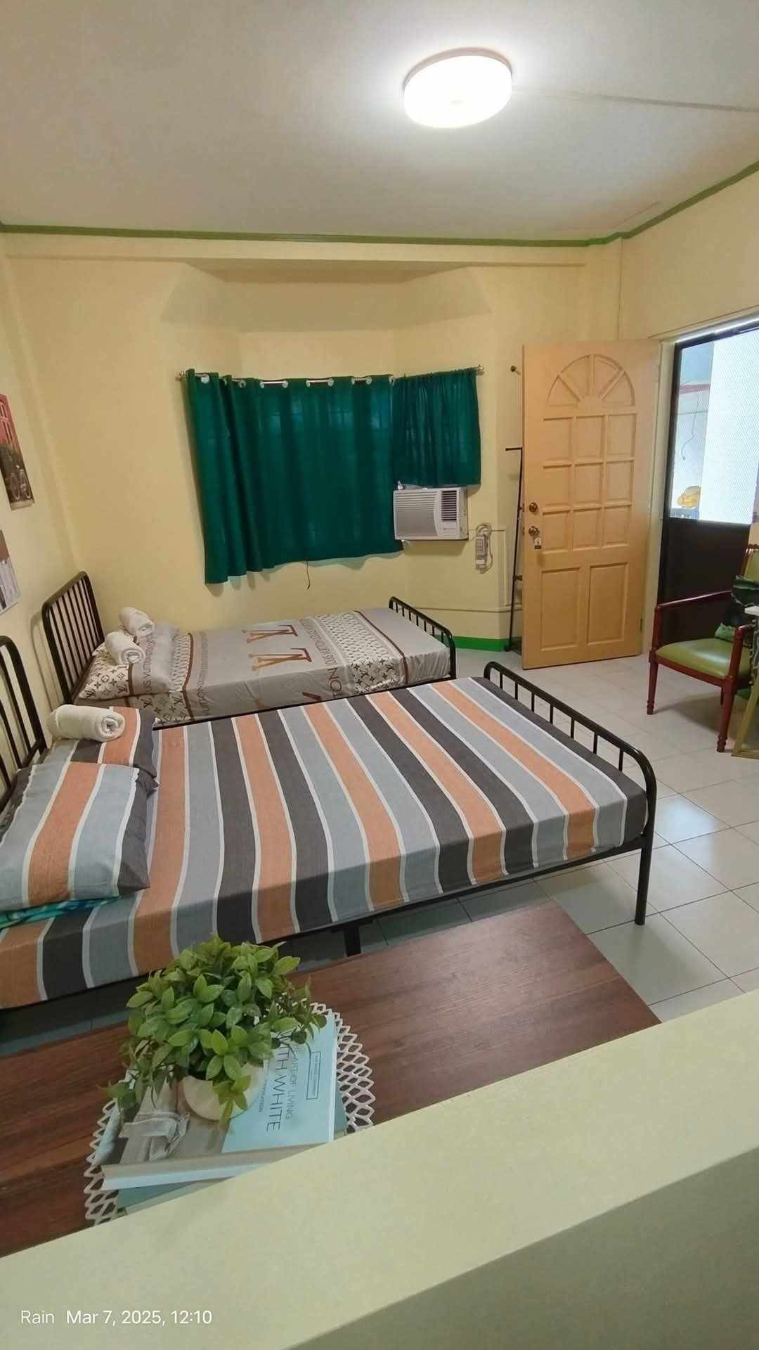 Ambienti i dhomës së gjumit