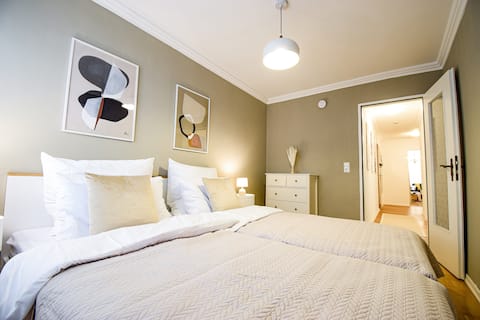 SCANDiC-Apartment. Balkony. Garage. 80m²