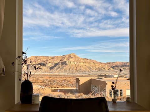 [Editor’s Choice] Lux Glass House|Billiards|Views