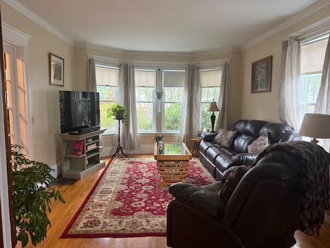 Successful Airbnb property: Queen City Stay sleeps up to 6 in Bangor in Bangor