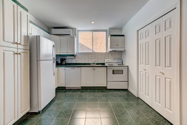 The Panoramic at Château Sherbrooke gallery image 3