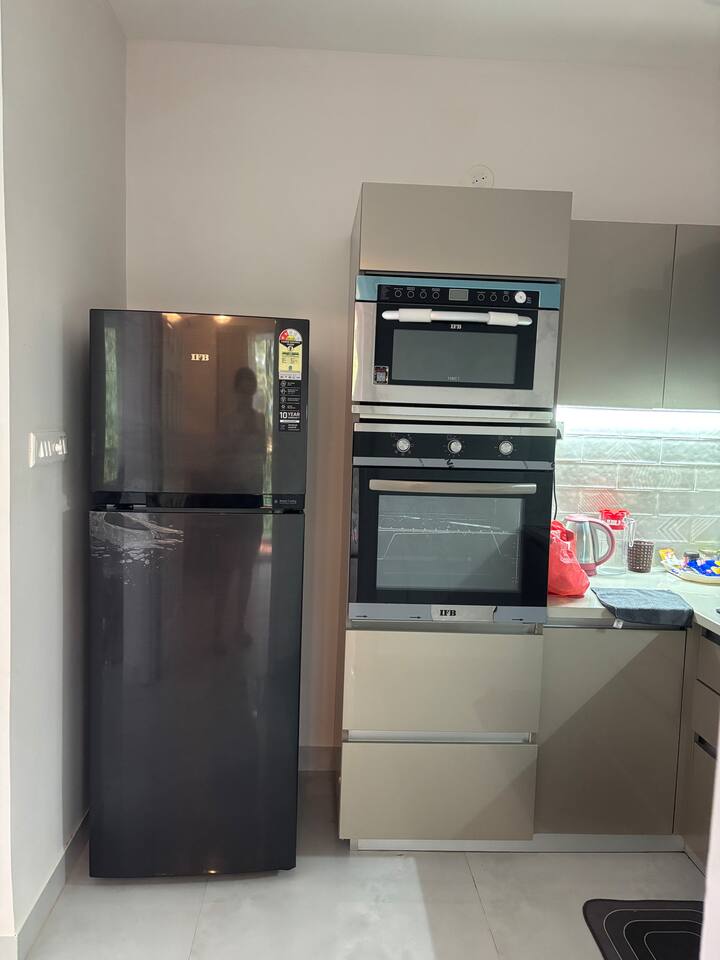 Full kitchen image 2