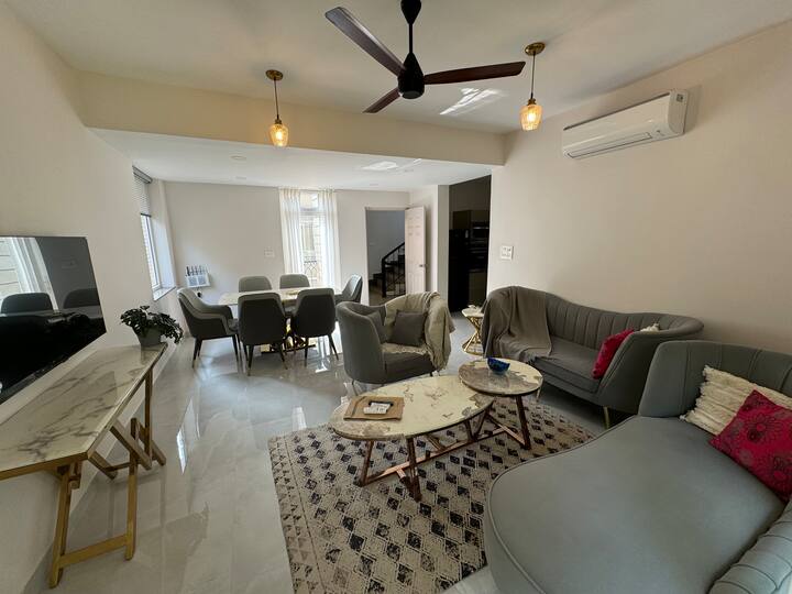 Living room image 7