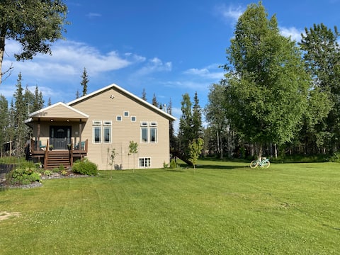 Expansive 4-bd Kenai retreat near airport, ocean