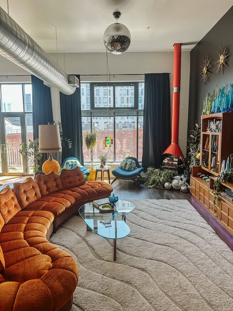 Popular Airbnb listing: Disco Vibes Concerts & Games Free Downtown Parking in Five Points