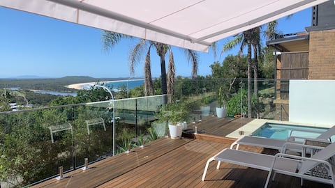 Kiana’s Place 
Heated Pool Views fireplace, pet ok