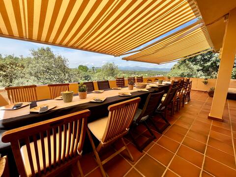 Weddings, Corporate, Wellness, Social & Creative