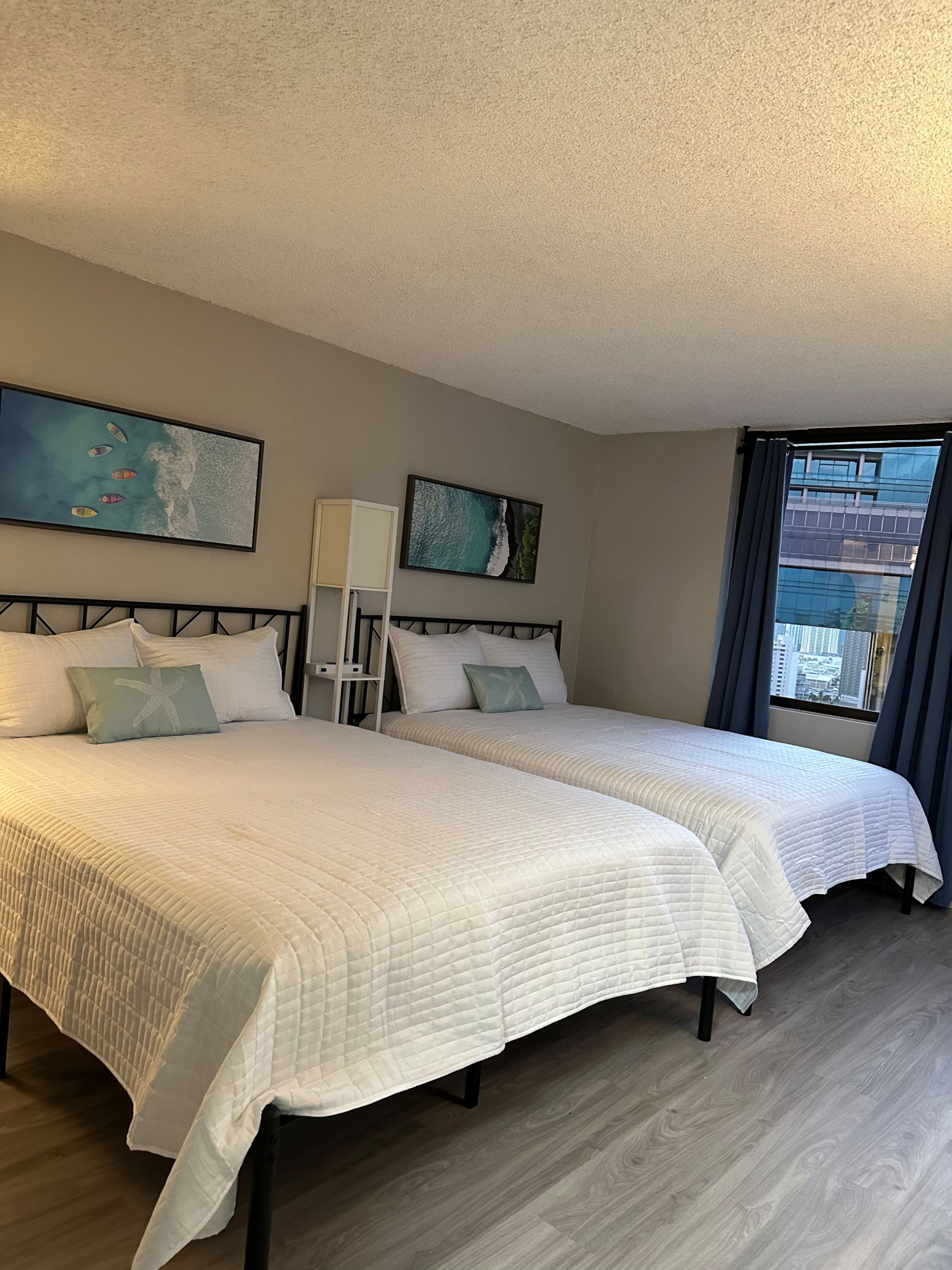 2 bed/2 bath Waikīkī apt sleeps 6 - Image 8