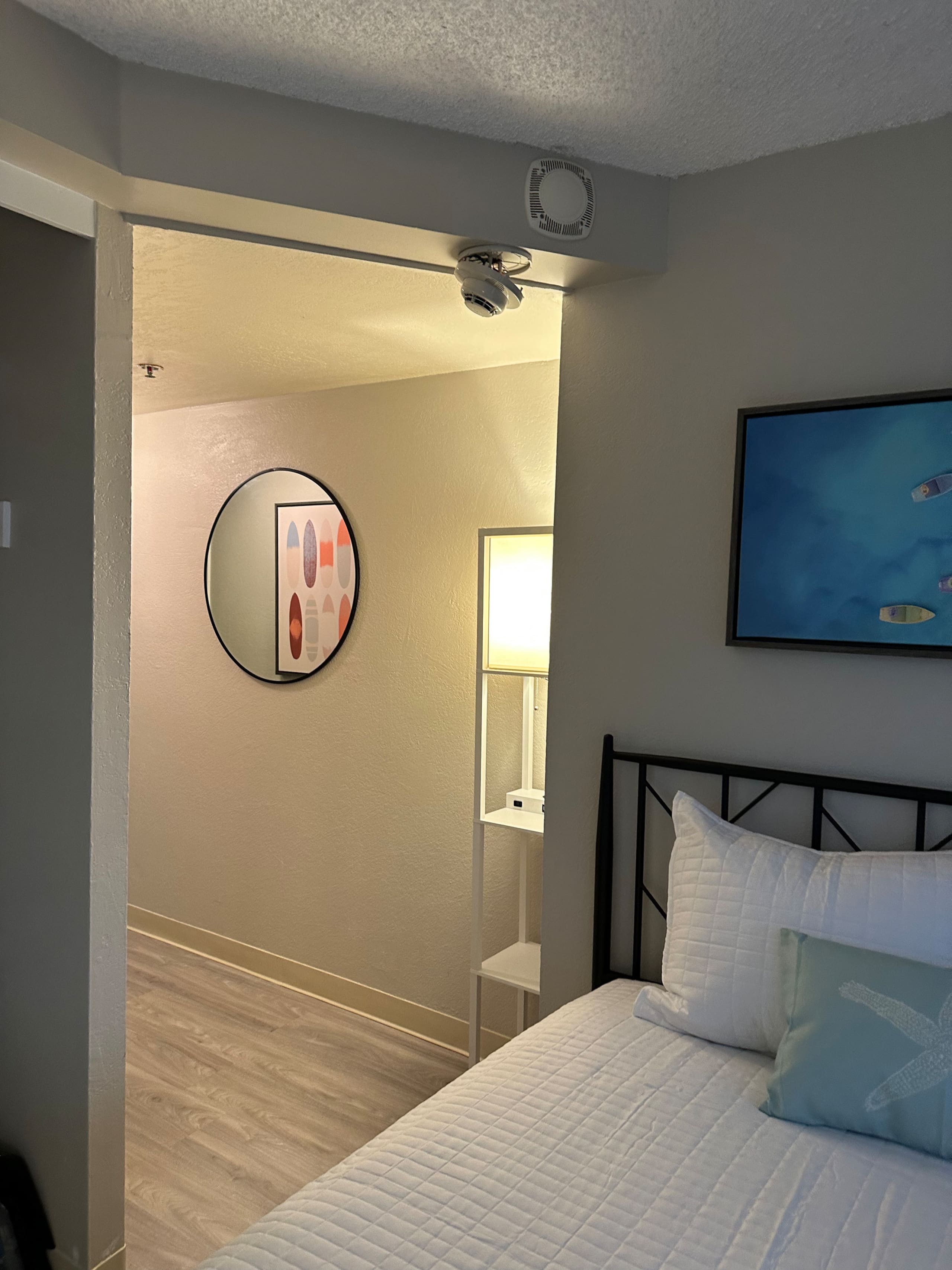 2 bed/2 bath Waikīkī apt sleeps 6 - Image 22