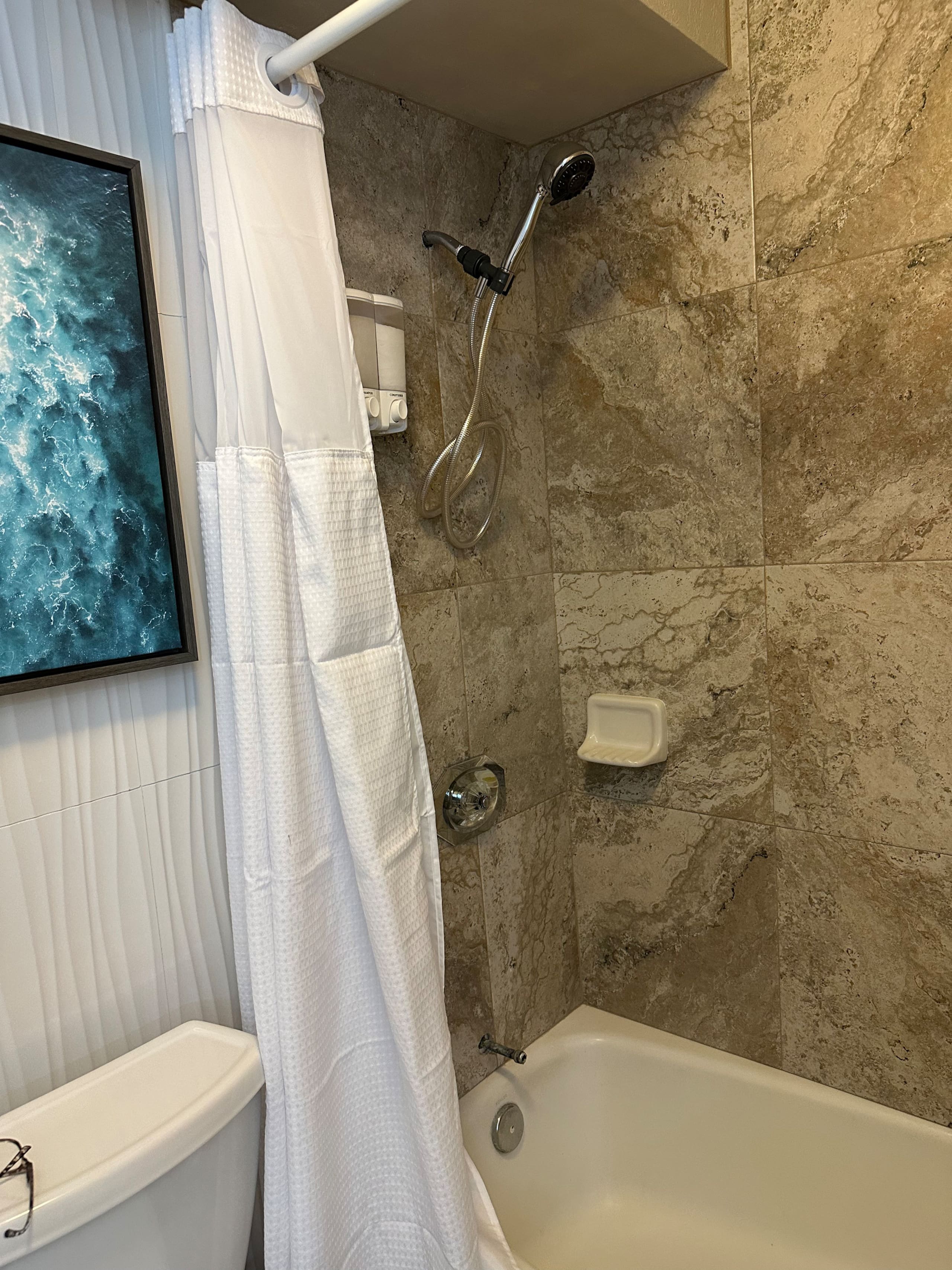 2 bed/2 bath Waikīkī apt sleeps 6 - Image 24