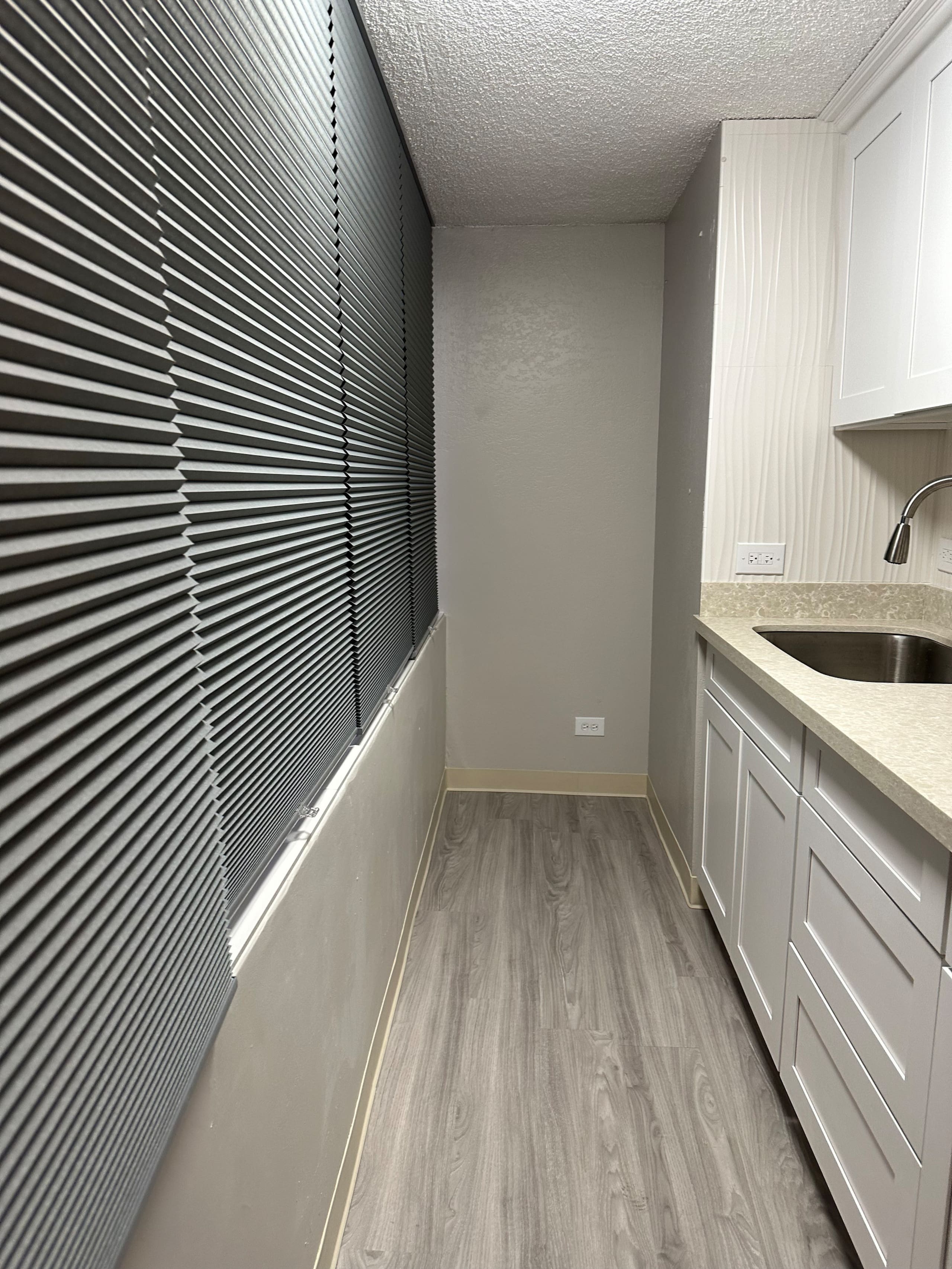 2 bed/2 bath Waikīkī apt sleeps 6 - Image 11