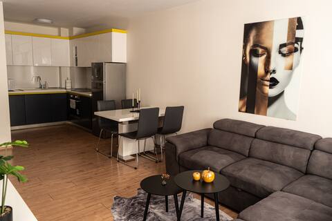 Popular Airbnb listing: Maryland Apartment incl. Private Garage in Малинова Долина