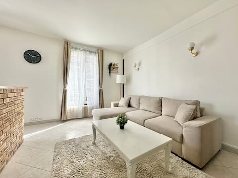Charming apartment 5’RER station