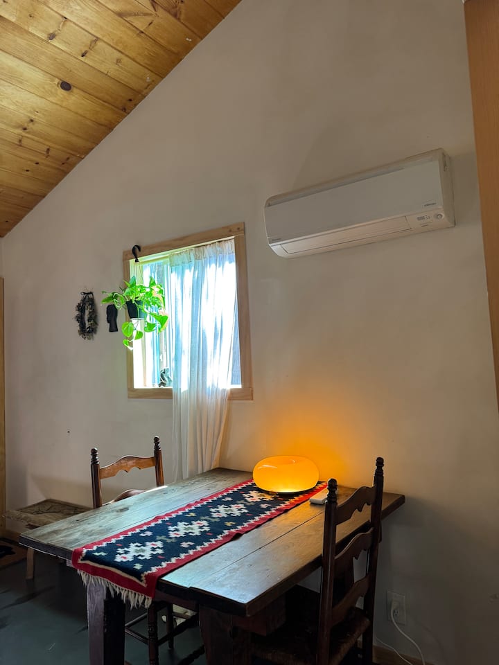 Little Cabin/cool Ac/alpacas - 15 Min Walk To Town - Idyllwild-Pine Cove, CA