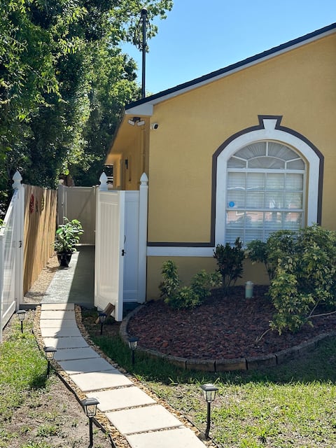 Top performing Airbnb: Cute Place in Terrace Park