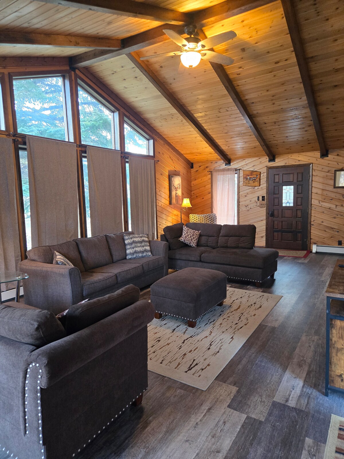Top Airbnb: Deer Run, mountain home getaway in Sheridan