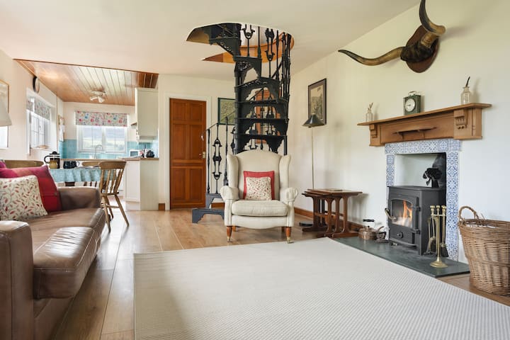 Stylish Detached Cottage | Cartmel Village - Newby Bridge