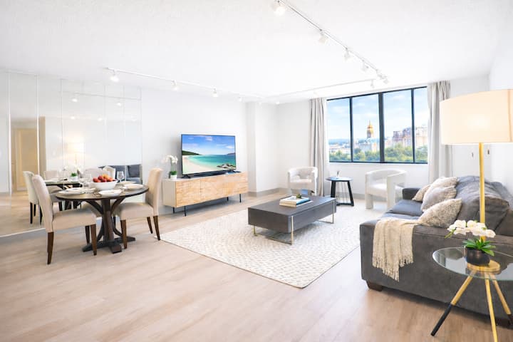 Xl Center Downtown Condo W/ Onsite Parking And Gym - Hartford