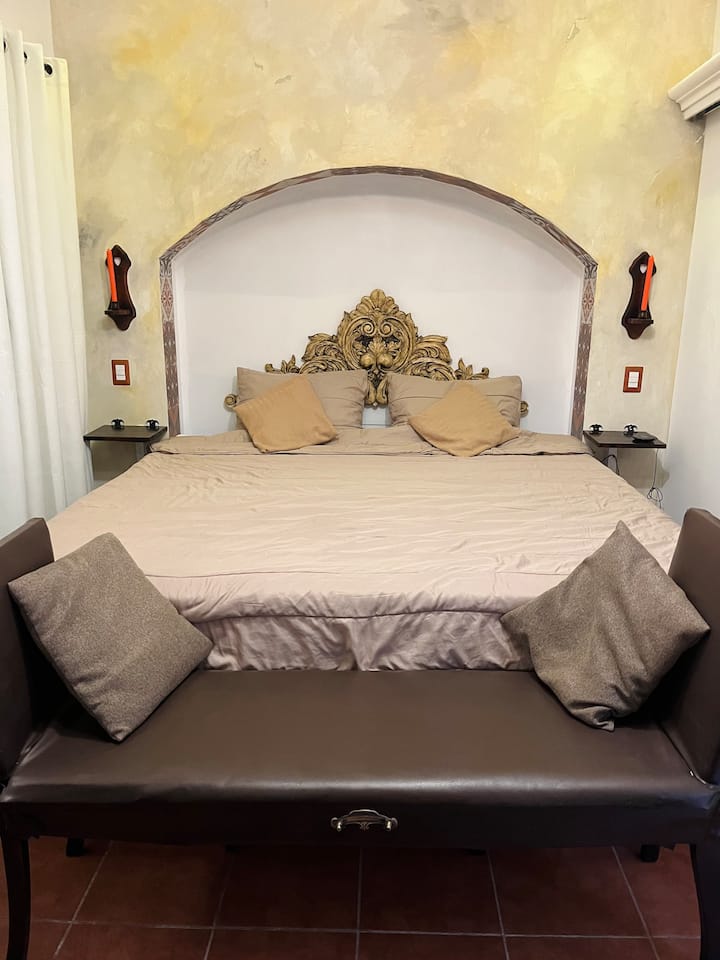 Dhomë gjumi me krevat dopio "king" 