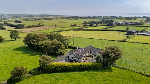 “Hillcrest View” Spacious home with amazing views