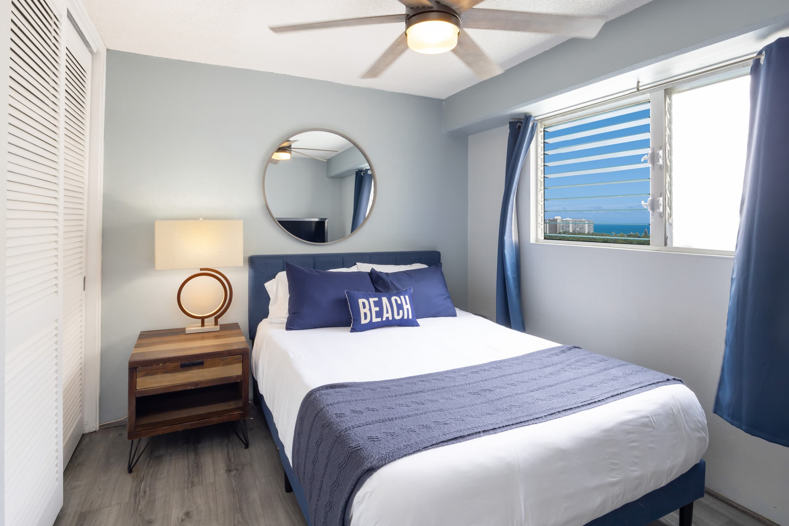 Condo in Honolulu · ★5.0 · 2 bedrooms · 4 beds · 1 private bath - Image 8