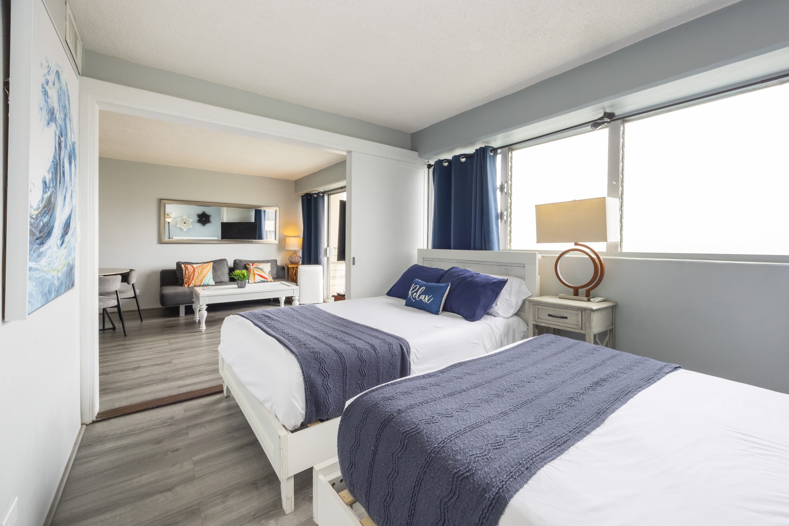 Condo in Honolulu · ★5.0 · 2 bedrooms · 4 beds · 1 private bath - Image 10