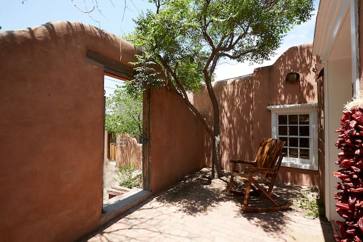 Historic Downtown Studio - Santa Fe