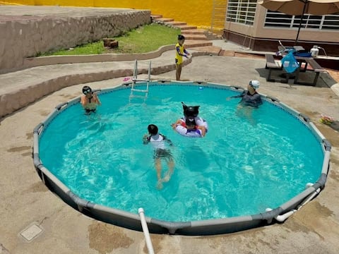 Family house with private pool + kids games