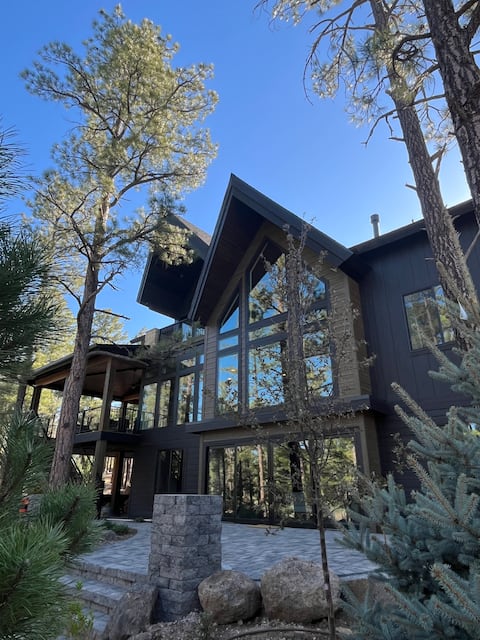 Luxe Lodge | Theater, Sauna, 4 King suites, Slide!