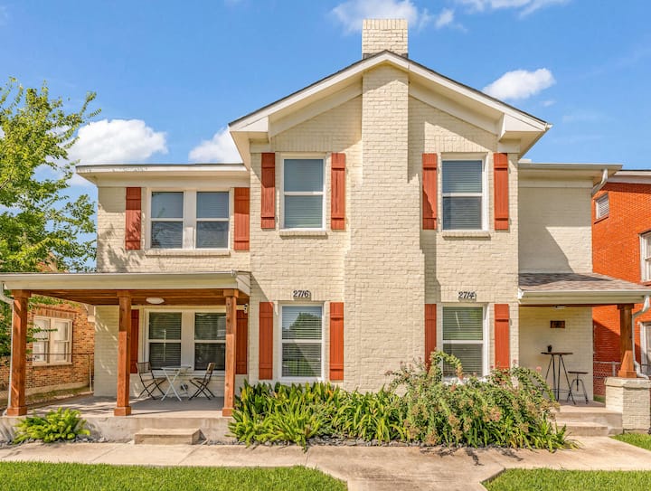 Sleeps 16 Near Downtown - Houston, TX