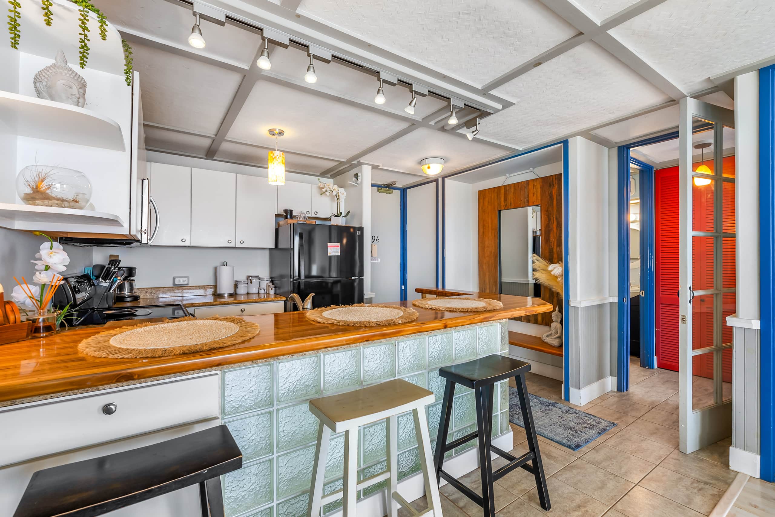 The Lanikai Loft of Waikiki - Photo 21
